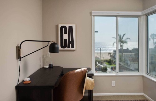 The Strand House | 7 Bedroom Ohana Beach House*Steps to Sand*Patios