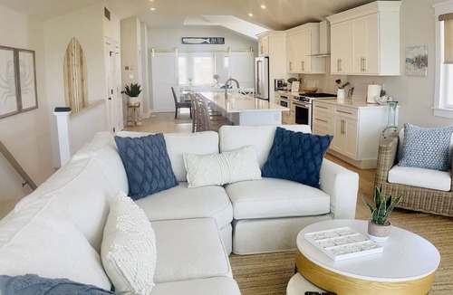 Sea Isle City House | 7 Bedroom - On the Bay in Sea Isle- walk to Acme, Beach, Park, and Shops