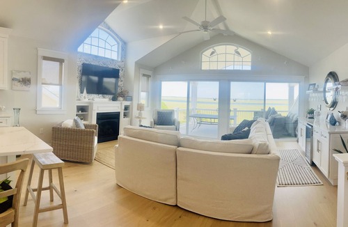Sea Isle City House | 7 Bedroom - On the Bay in Sea Isle- walk to Acme, Beach, Park, and Shops