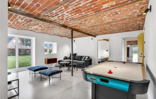 Varde Apartment | 7 Bedroom Stunning Apartment In Varde