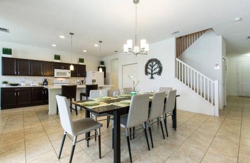 Crystal Cove House | 7 Bedrooms 4.5 Bathorroms Crystal Cove 4731 BD