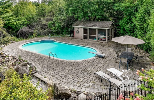 Creemore House | 7 bedrooms 5 bathrooms Country Home near Creemore