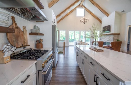 Eatonton House | 7 Bedrooms King Suites Heated Pool Dock Kayaks