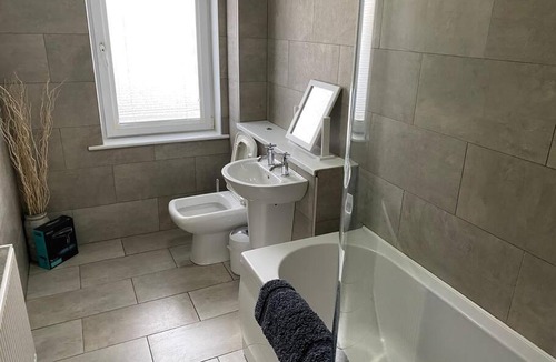 Stornoway House | 7 BR for 10 people in town