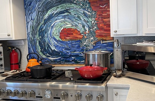 North Beach Haven House | 7 BRs w/Gourmet Kitchen & HotTub. Steps to Beach