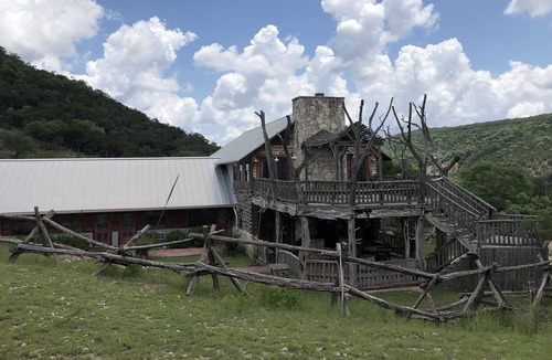 Tarpley House | 7 Canyons Ranch - Birds Nest Room