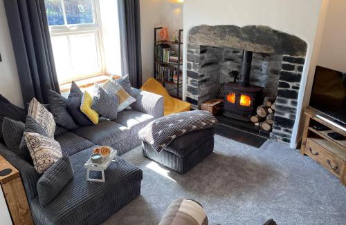 Dolwyddelan House | 7 Castle Terrace