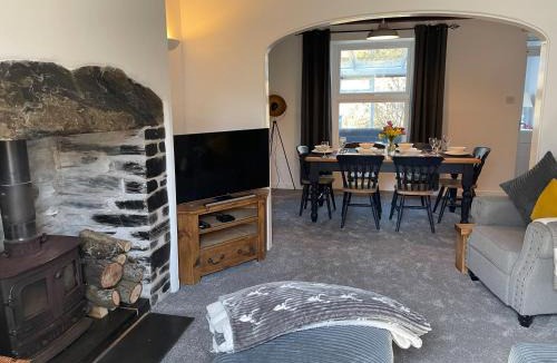 Dolwyddelan House | 7 Castle Terrace