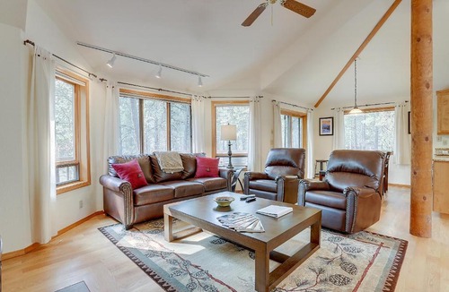 Sunriver House | 7 Cedar Private Cul de sac Forest View