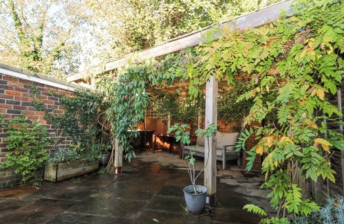 Arundel Cottage | 7 Daltons Place