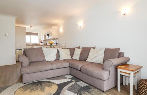 Mawgan Porth Apartment | 7 Europa Court