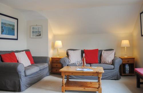 Salcombe House | 7 Glenthorne House