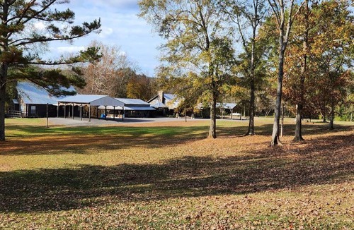 Guntersville Ski Chalet | 7. gorgeous creekfront lodge