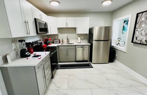 Edgewood Apartment | #7 Heated Pool, Private Patio & Grill