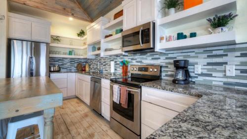 Flour Bluff House | 7 Laguna Village Homes by AvantStay