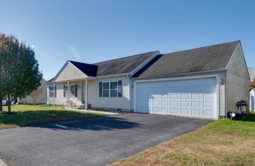 Milton House | 7 Mi to Broadkill Beach Getaway with Deck and Yard