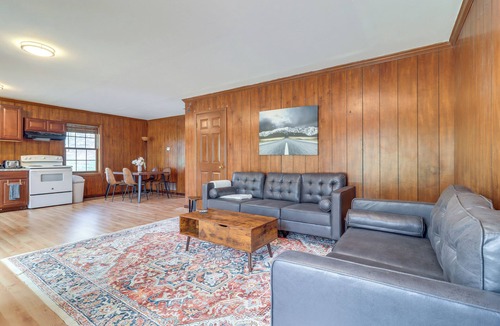 Bedford Apartment | 7 Mi to Downtown: Cozy West Toledo Apt w/Yard