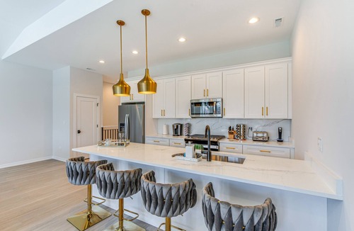 Washington Park Condo | 7 Mi to Downtown: Luxe Chicago Condo