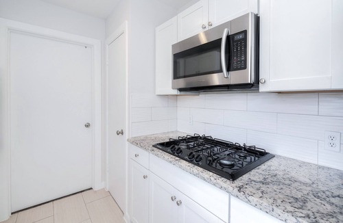 Austin House | 7 mi to DT✔house in 3B/2B✔2 king beds ❄shaded patio❤️pet friendly& garage park