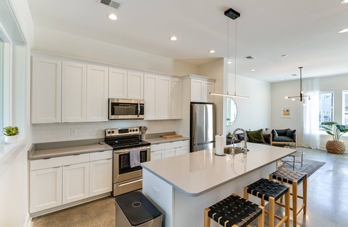 Dickerson Road House | 7 Mi to Dtwn Nashville: Modern Madison Townhome