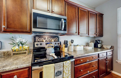 Winston - Salem House | 7 Mi to Dtwn Winston-Salem! Townhouse w/Pool