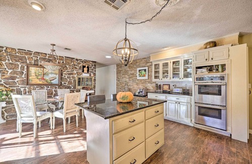 Rogers Villa | 7 Mi to Lake: Expansive Rogers Villa w/Pond!