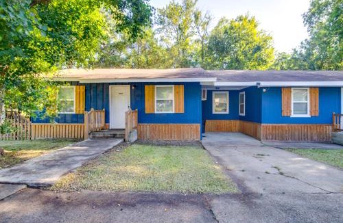 McComb House | 7 Mi to Lake Tangipahoa: McComb Home w/Deck!