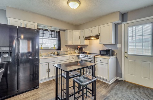 Fayette County House | 7 Mi to Somerville Square! Countryside Retreat