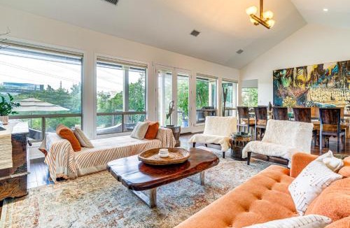 Peyton Brook At Rob Roy House | 7 Mi to Zilker Park: Oasis w/Pool & Patio