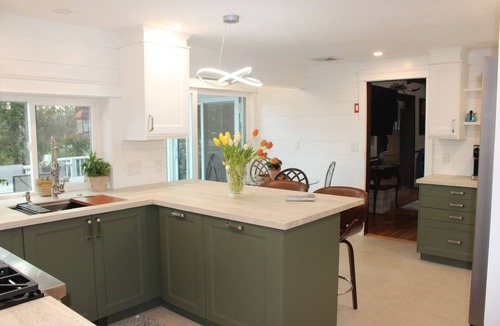 Norwood House | 7 miles to World Cup Stadium! Hot Tub + Firepit