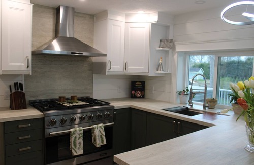 Norwood House | 7 miles to World Cup Stadium! Hot Tub + Firepit