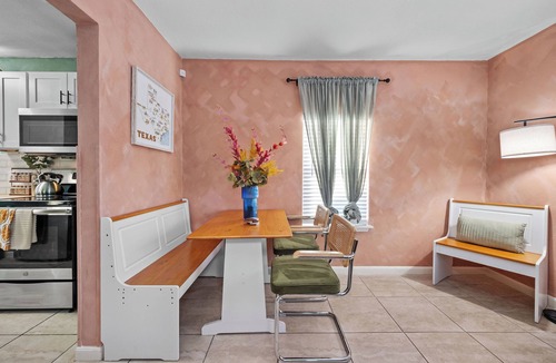 Eastside Promise Neighborhood House | 7 MIN DT Riverwalk, Pearl,Frost Center & Ft Sam, BAMC-pet friendly!