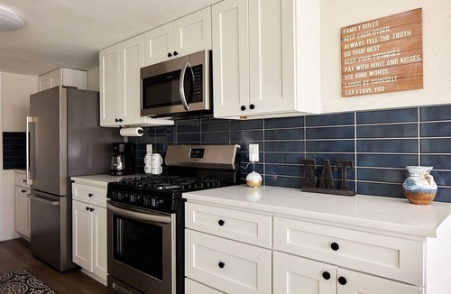 Barrington Oaks House | 7 Min to Apple | Ensuite 2BR + Garage
