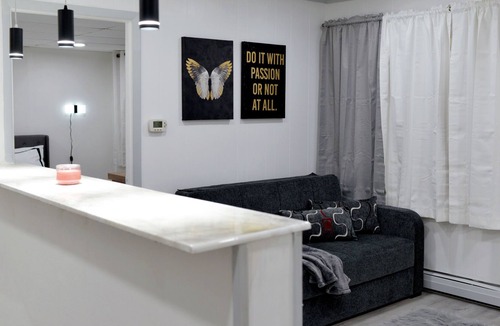 Rome Apartment | 7 min. To the delta lake state park! Modern apt.