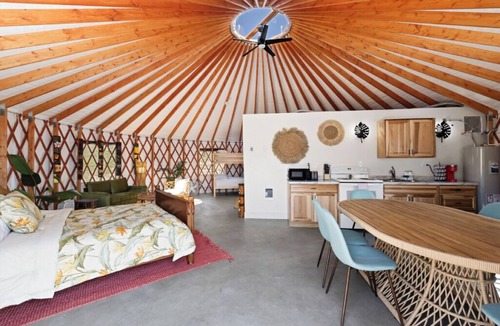 Lava Hot Springs Apartment | 7 mins from Lava Hot Springs-Polynesia Themed Yurt