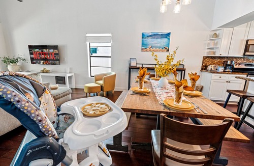 Delray Beach House | 7 Mins to Beach & Atlantic Ave Heated Pool Fun Backyard!
