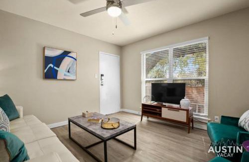 Westfield Apartment | 7-Minute Walk to Deep Eddy Pool, Parking, and Grill
