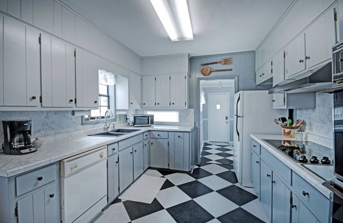 Flora House | 7 minutes from Providence Farm, MS Blues Trail and The Petrified Forest!