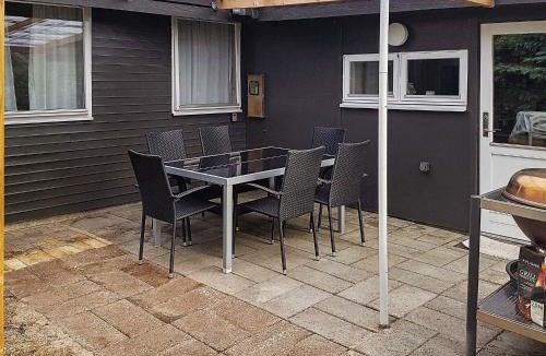 Hou House | 7 person holiday home in Hals