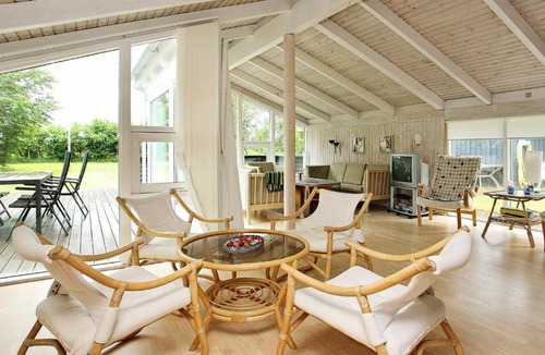 Aalbaek House | 7 person holiday home in lb k