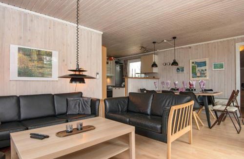 Jegum House | 7 person holiday home in Oksb l