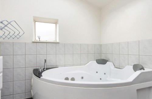 Remmer Strand House | 7 person holiday home in Struer