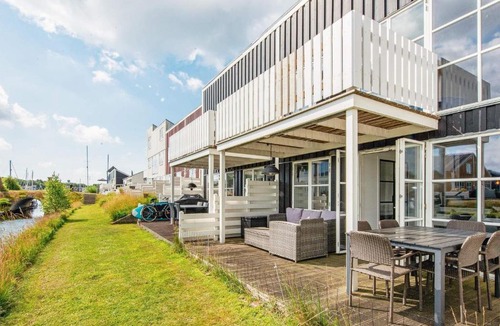 Øer Strand House | 7 person holiday home on a holiday park in Ebeltoft