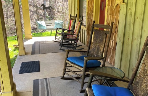 Weaverville House | 7 Private Acres Minutes to Asheville NC/Pet Friendly/5G Wi-Fi