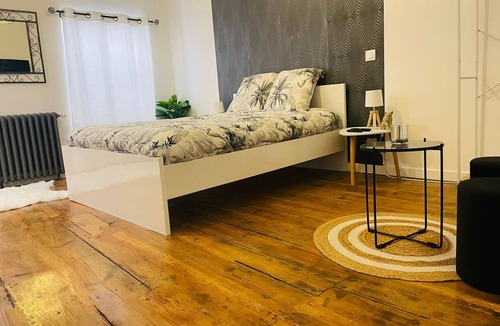 Jarnac House | 7 Rue Cherche Midi