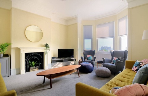 Seaton House | 7 SEAFIELD ROAD, pet friendly, with a garden in Seaton, Devon