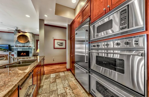 Sierra Shores House | 7 Sierra Shores - 3BR/3BA - Lakefront