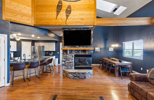 Seven Springs Condo | 7 Springs Mountain Ski-In | Sauna + Game Room