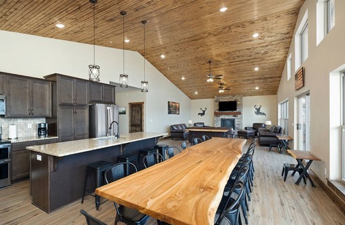 Indian Point House | 7-Suite Lodge Private Hot Tub & Game Room Near SDC