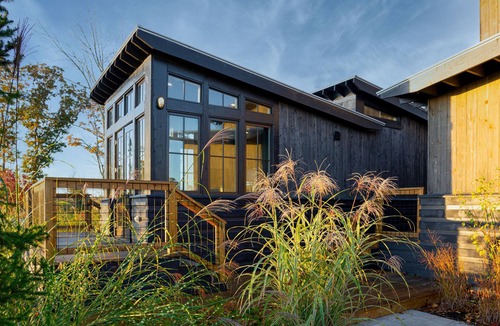 Wyoming Cabin | 70+ Amenities | Cabin w/2-Story Windows + Studio